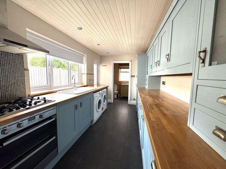 2 bedroom terraced house to rent - Photo 5