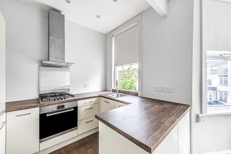 2 bedroom flat to rent - Photo 5