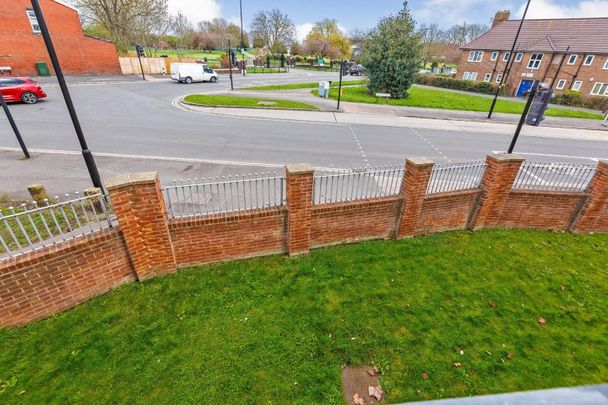 2 Bed Flat, Hafferty Court, S5 - Photo 1