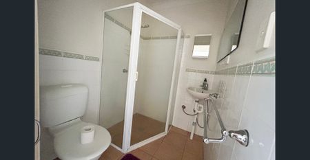 🏡 Central, Furnished & Easy Living! 🌿 - Photo 5