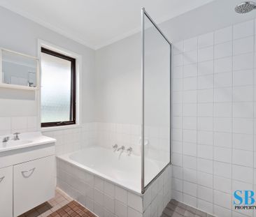 18 Ennor Crescent, Florey ACT 2615 - House For Rent | Domain - Photo 1