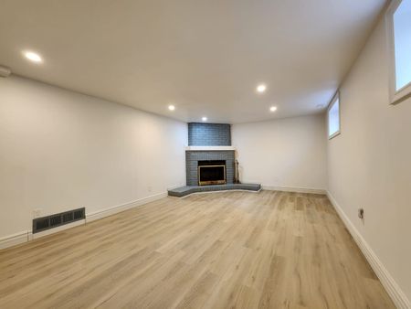 For Lease - 5 Cabot Court Unit# Lower, Aurora, Ontario - Photo 4