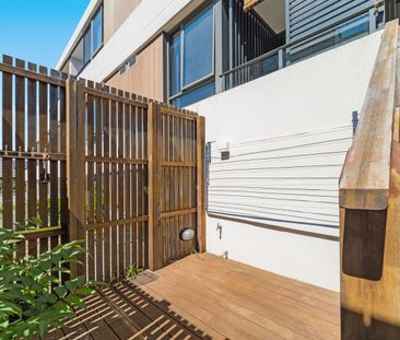 North Facing One Bedroom with Courtyard and Backyard Garden Apartme... - Photo 3
