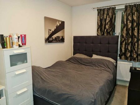 Surrey Road, Westbourne - Photo 2