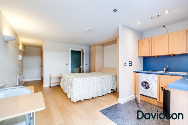 Studio to rent - Photo 1