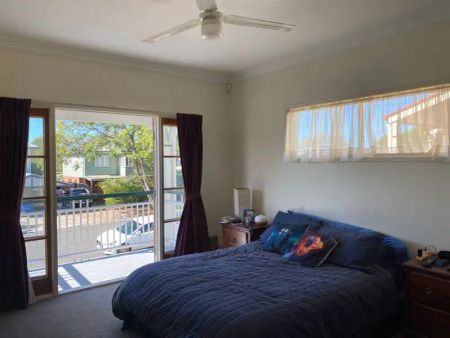 “Spectacular home with all the bells and whistles!” - Photo 5
