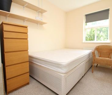 6 bedroom townhouse to rent - Photo 3