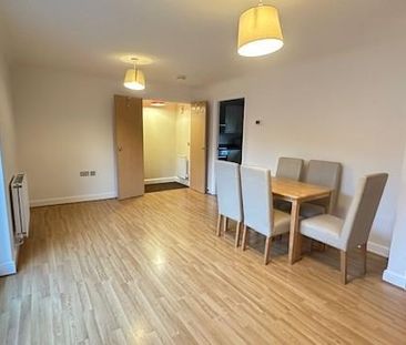 2 bedroom flat to rent - Photo 2