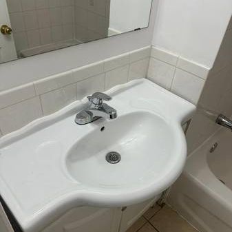 2 Br Bsmt unit - Photo 3