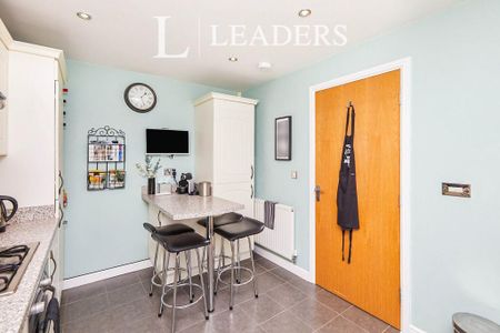 1 bedroom in a house share to rent - Photo 4