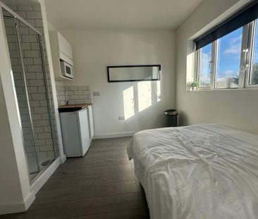 Studio to rent - Photo 1