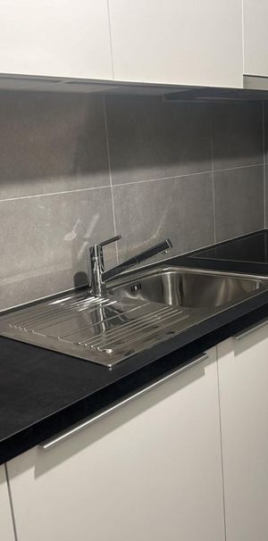 Studio entièrement rénové au 1er étage - Photo 1