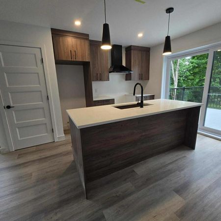 41/2 Duplex- avec vue sur le lac Magog - Photo 4