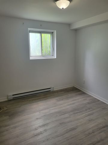 Logement 3 1/2 1100$/mo - Photo 2