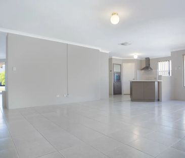 “Stunning Family Home” - Photo 2