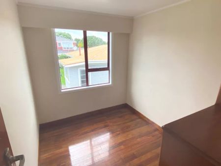 Spacious Two Bedroom Unit - Photo 2