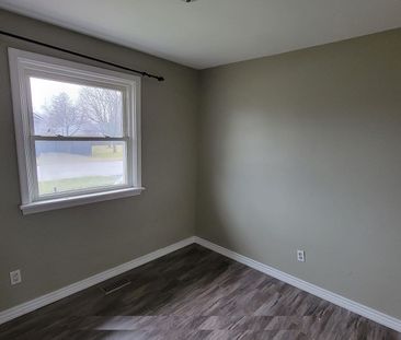 For Lease - 245 Foxbar Road, Burlington, Ontario - Photo 5