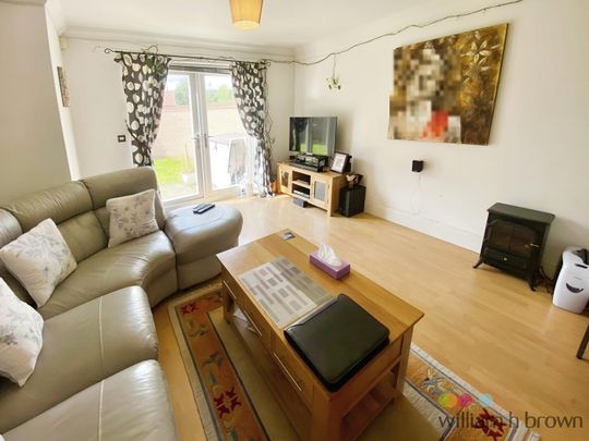 Ellisons Quay, Lincoln, Burton Waters - Photo 1