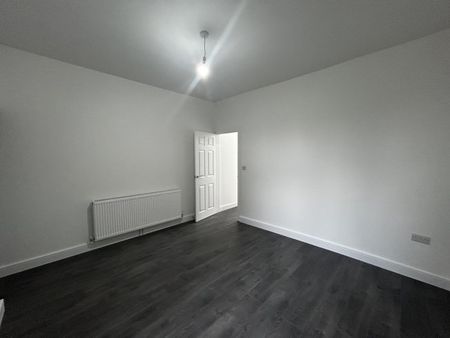 Marlborough Road, SMETHWICK, B66 - Photo 4