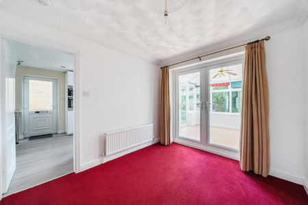 3 bedroom House To Let - Photo 5