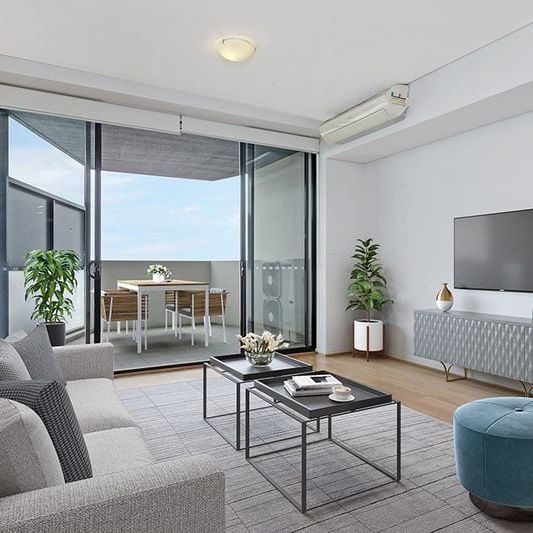 Bright & Stylish Executive Apartment with Views - Photo 1