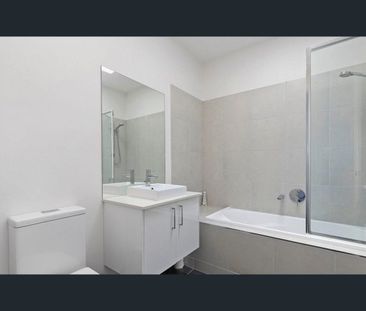 Prestige Beachside 4-Bedroom Townhouse with Contemporary Luxury - Photo 4