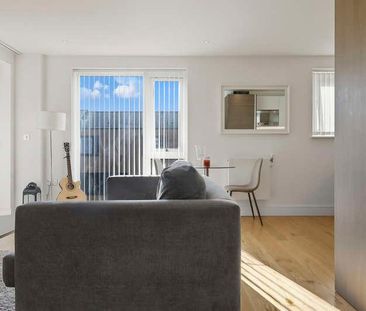 Silverworks Close, London, NW9 - Photo 4