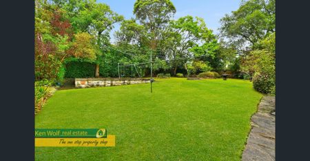 1932 Full Brick House w/ Grass Tennis Court, New Kitchen, Garden w/ Play Area, 5 Bedrooms, 4 Bathrooms, Living & Dining Rooms, Garage - Photo 5