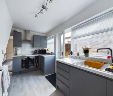 3 bedroom semi-detached house to rent - Photo 6