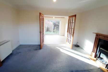 3 bedroom semi-detached house to rent - Photo 3