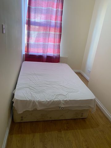 Room in a Shared Flat, Salford, M7 - Photo 4