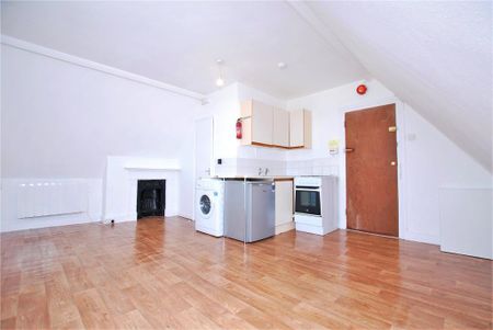 Studio to rent - Photo 2