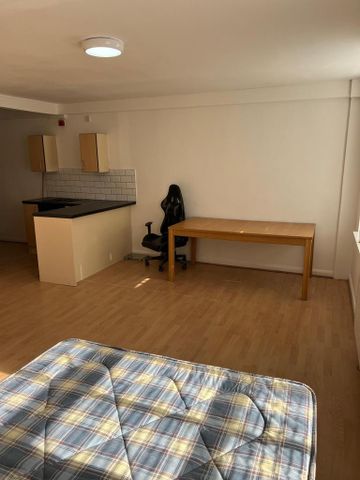 Studio to rent - Photo 4
