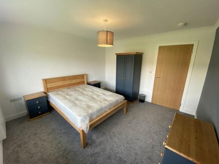 3 bedroom flat to rent - Photo 2