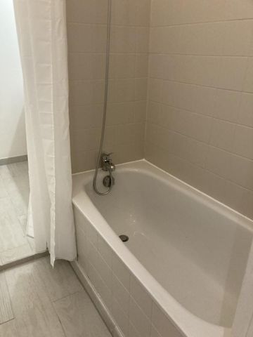 Location Appartement 2 pièces Meublé 40m² LISIEUX 14100 - Photo 5