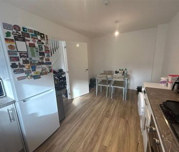 3 bedroom semi-detached house to rent - Photo 6