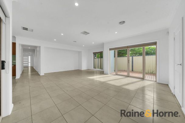 Modern 3-Bedroom Home in Prime Burnside Heights Location - Photo 1