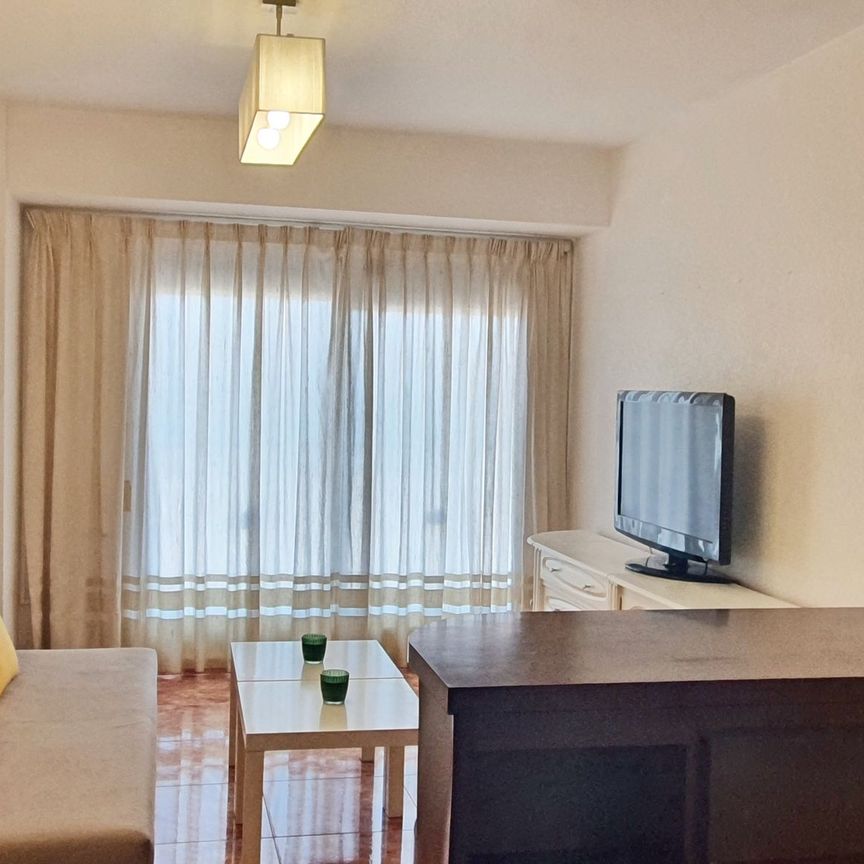 Apartamento de alquiler en Carrer de la Ràbida, 1, Playa de Gandia - Photo 1