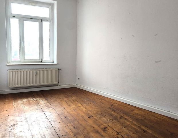 Handwerker aufgepasst - 4 Monate kaltmietfrei. 3 Zimmer, Bad mit Fenster, Wanne und Dusche, Alter Dielenboden! - Foto 1