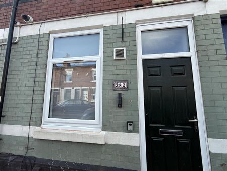 1 bedroom in a house share to rent - Photo 5