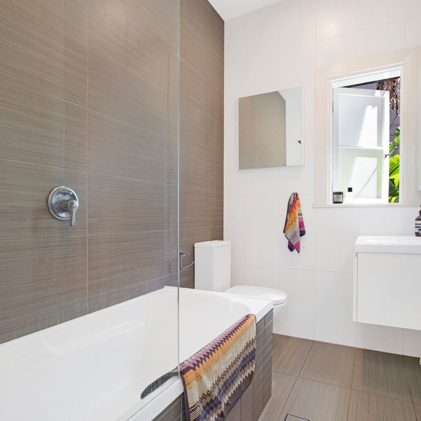 Architect-Designed Family Oasis in Prestigious Rose Bay Locale - Photo 1