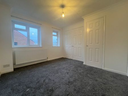 Gorse Meade, Slough - Photo 5