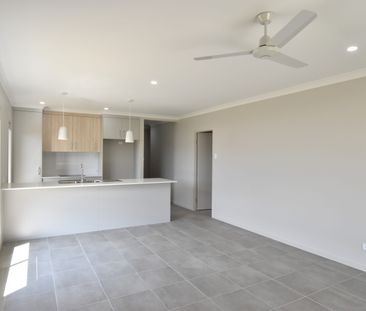 :: BRAND NEW QUALITY BUILT HOME IN HILLCLOSE ESTATE - READY TO CALL... - Photo 2