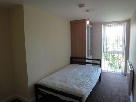 4 bedroom apartment to rent - Photo 4