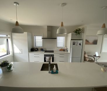 Beautiful New Townhouse - Photo 5