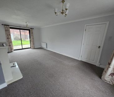 4 bedroom detached house to rent - Photo 2