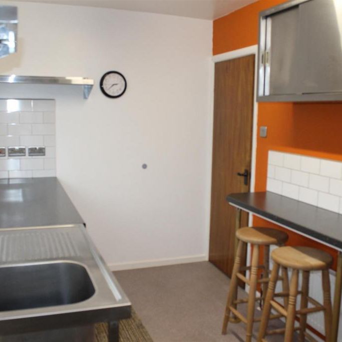 2 bedroom detached bungalow to rent - Photo 1
