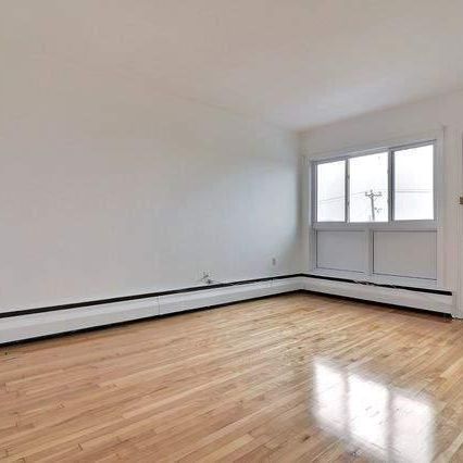 2 CH - 1 SDB - Montréal - $1,350 /mo - Photo 3