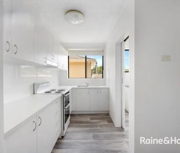 Effortless Coastal Living in the Heart of Long Jetty - Photo 2