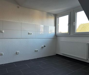 Cozy 3-room attic apartment available immediately in Wengern. - Foto 1
